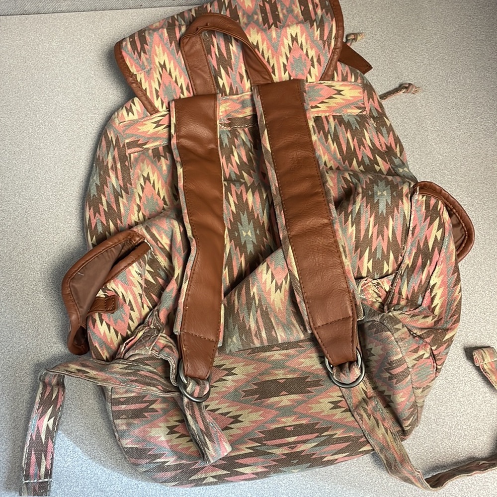 Candie’s Aztec Patterned Backpack - image 3